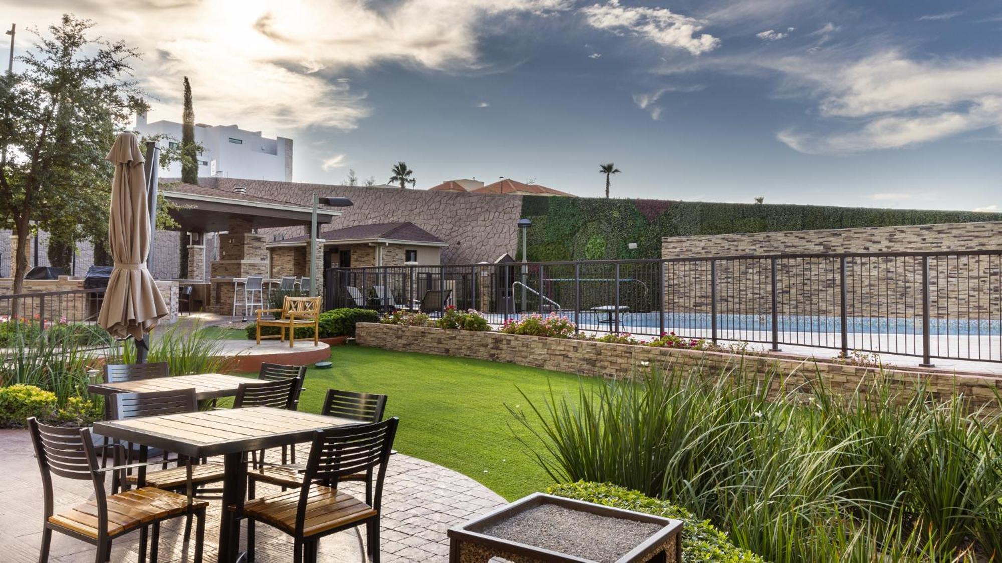 Staybridge Suites Chihuahua By Ihg Zewnętrze zdjęcie
